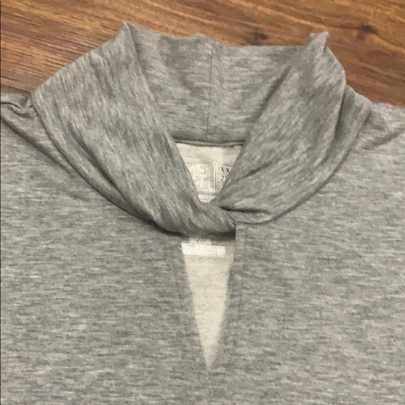 Time and True gray long sleet top - Picture 2 of 3